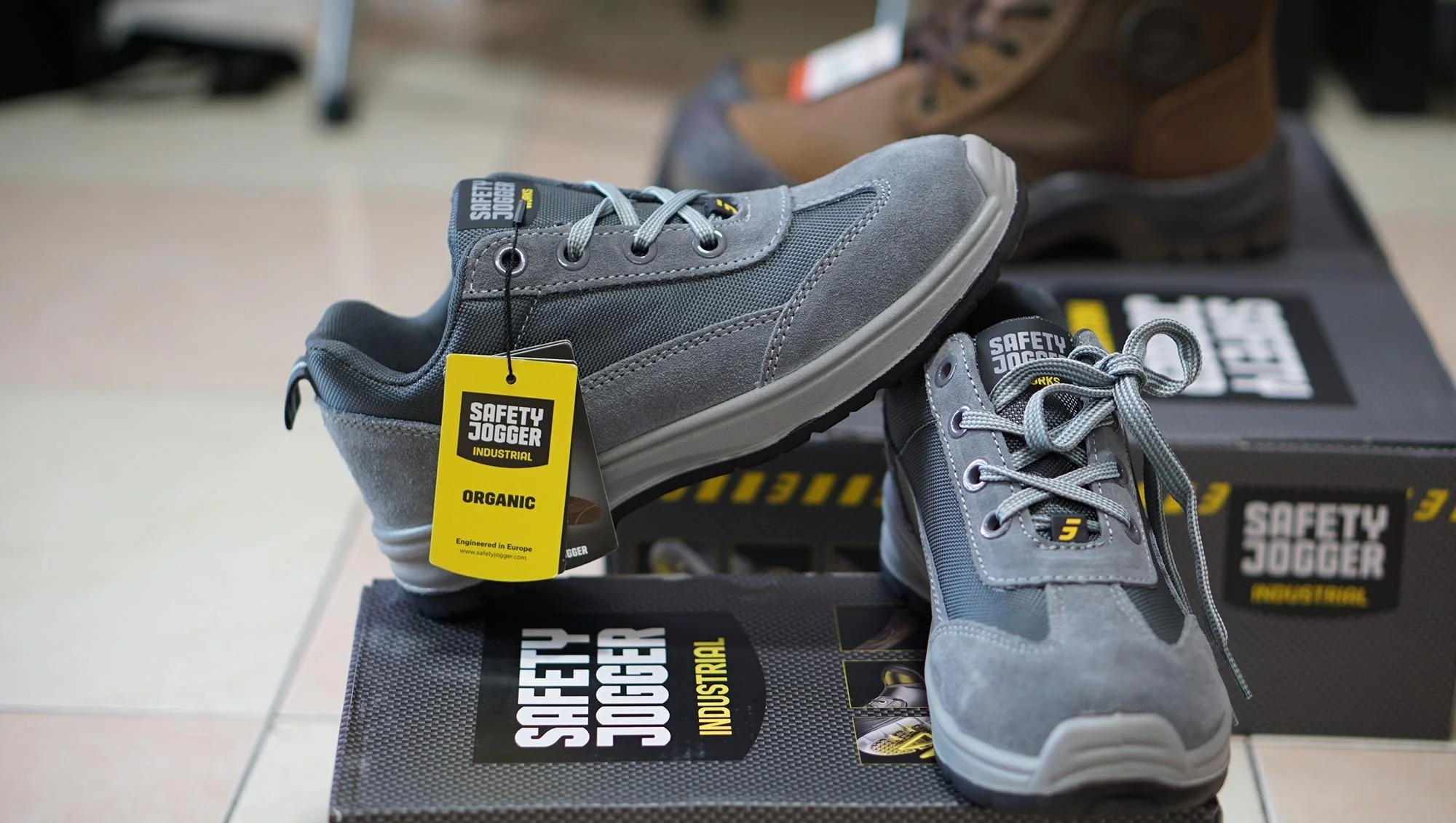 Giày bảo hộ Jogger